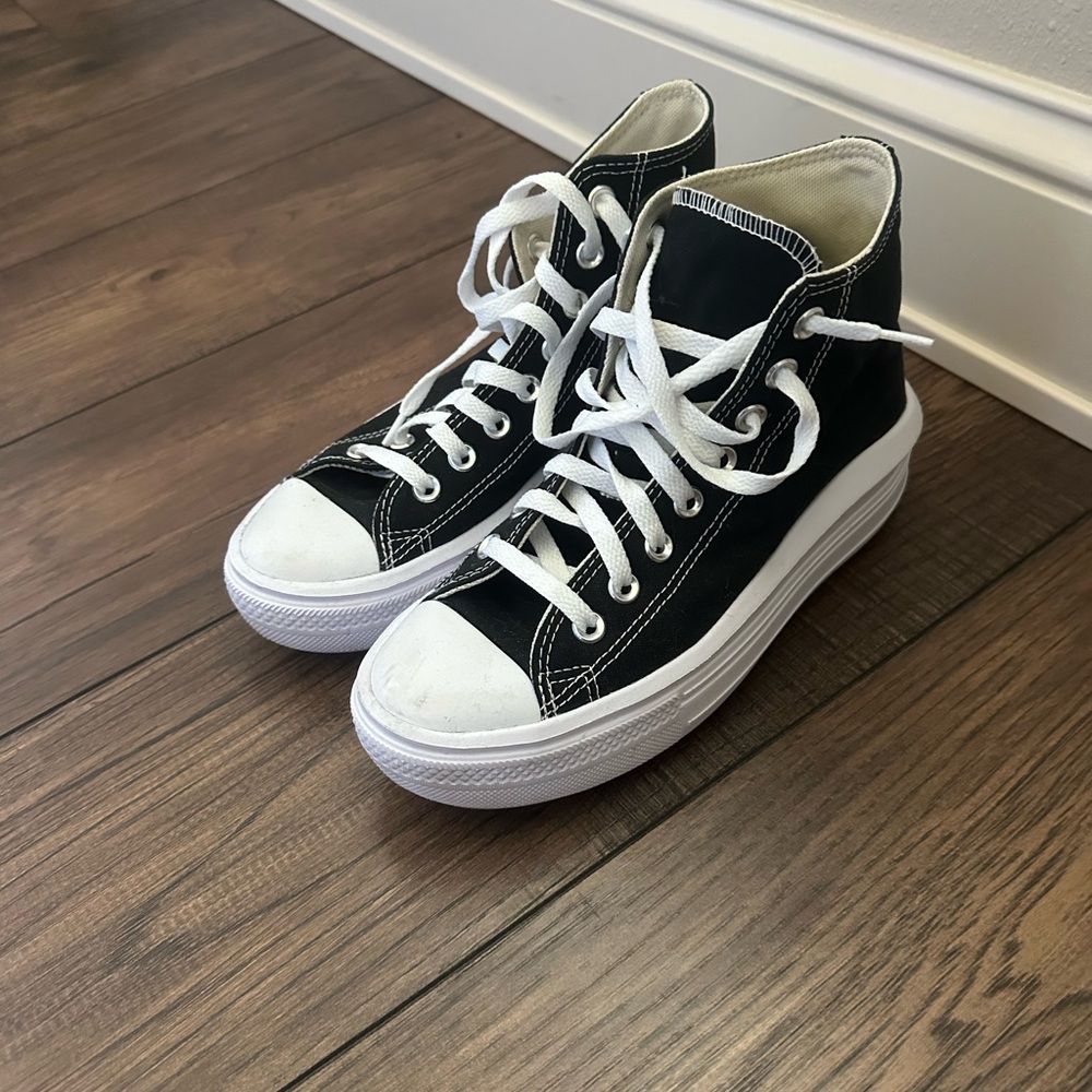 High Top Converse, All Star Moves, hardly worn! Women’s 7